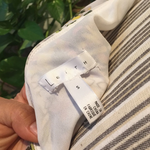 Leith ruffle one shoulder floral top! - Picture 5 of 7